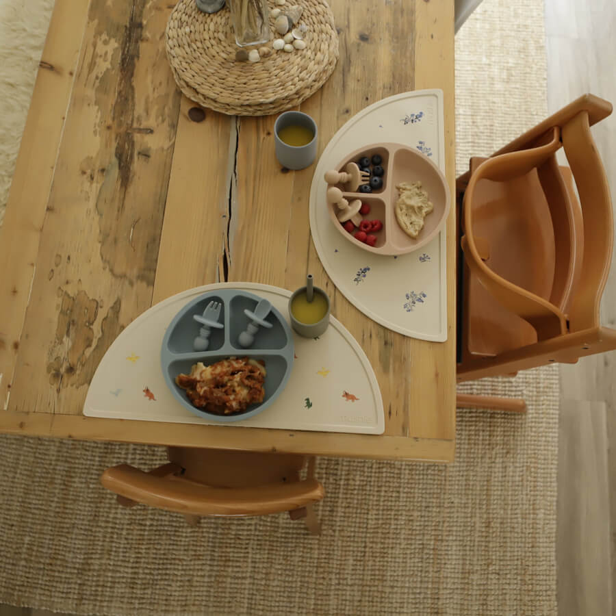 Barntallrik i silikon - Rosa (Blush)