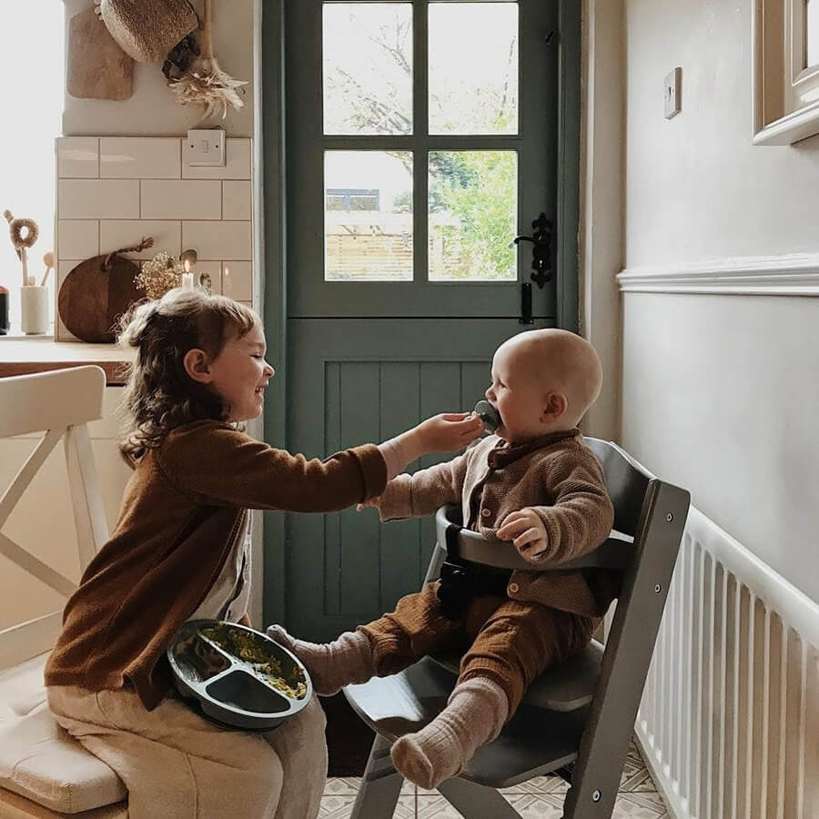 Barntallrik i silikon - Svart (Iron)