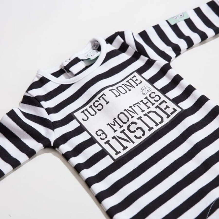 Jumpsuit baby "Just done 9 months inside" - Svart